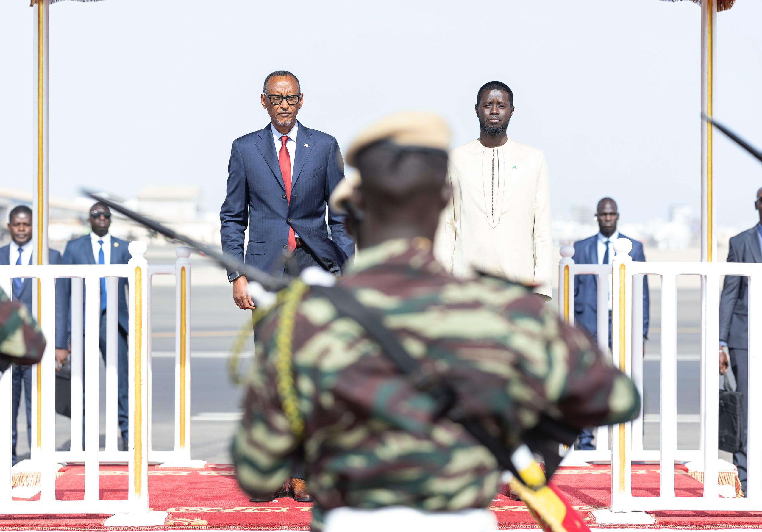 Perezida Kagame yakiriwe mu cyubahiro kigenerwa abakuru b