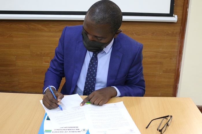 Biyemeje kurwanyiriza hamwe magendu