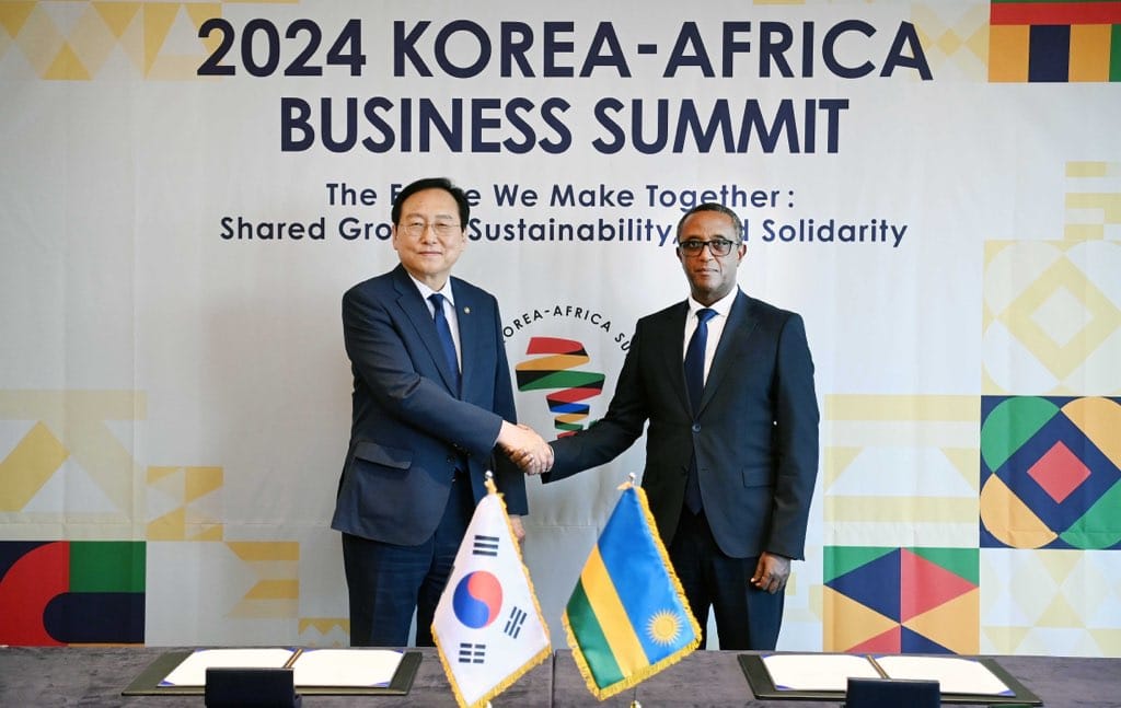 Minisitiri Dr Vincent Biruta na CHEONG Inkyo, ushinzwe ubucuruzi muri Koreya