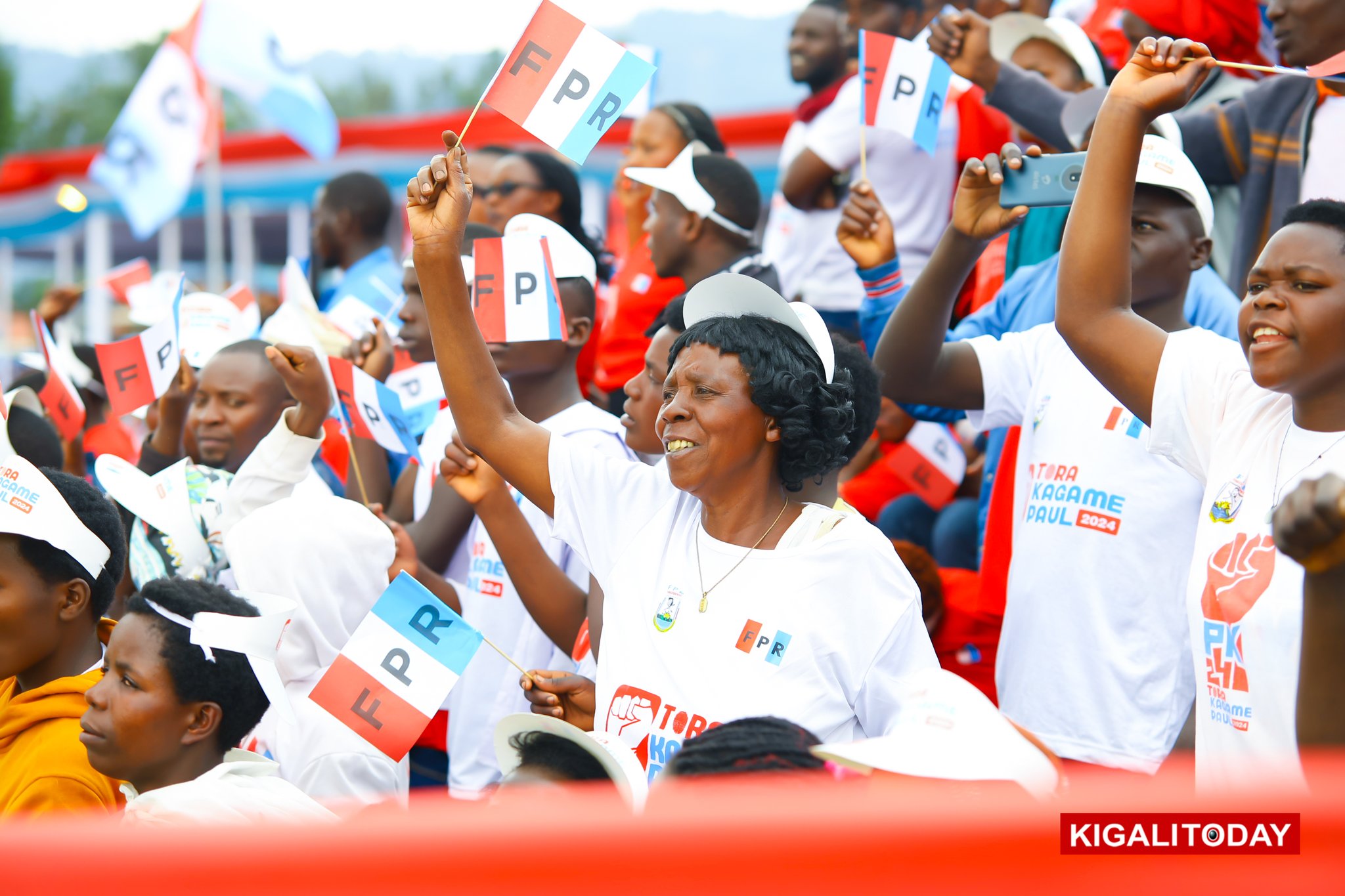 Abanyamusanze bari bitabiriye ku bwinshi mu gushyigikira Paul Kagame