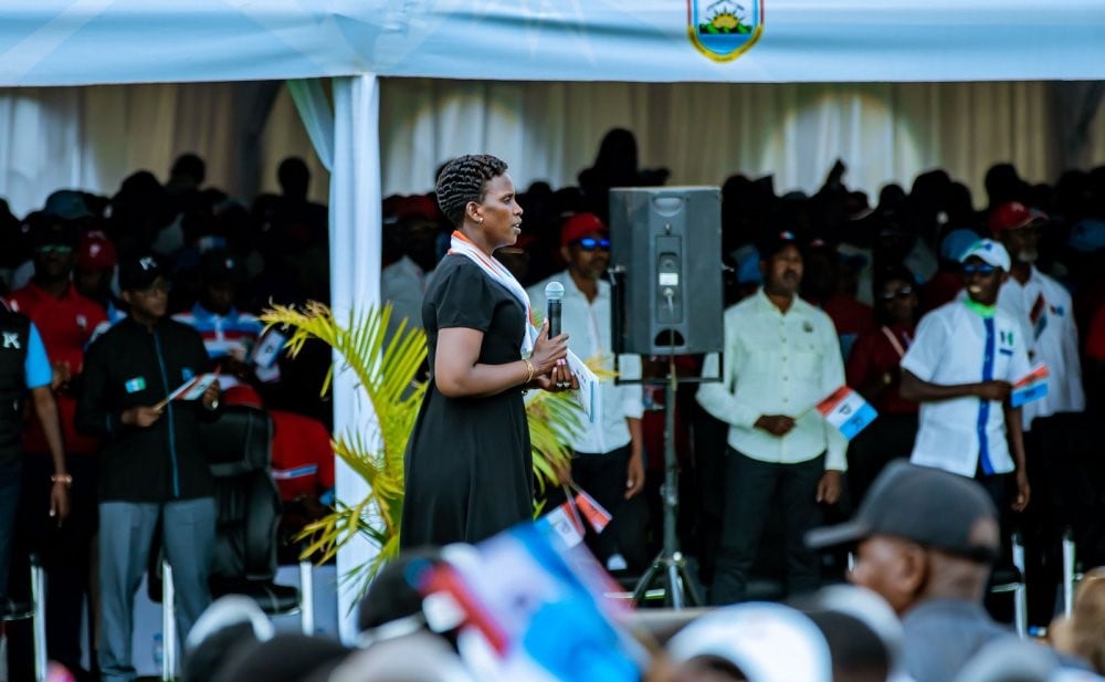 Kellen yashimye Kagame waciye umuco wo kubaterura ahubwo akabaha amashuri