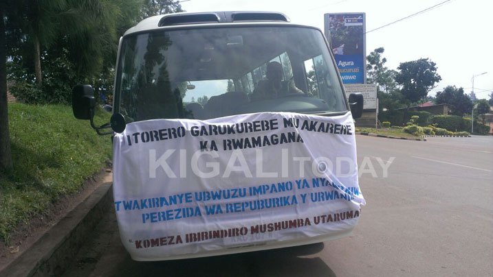 Itorero Garukurebe ryishimiye iyi Qoaster ryahawe na Perezida wa Repubulika, Paul Kagame.