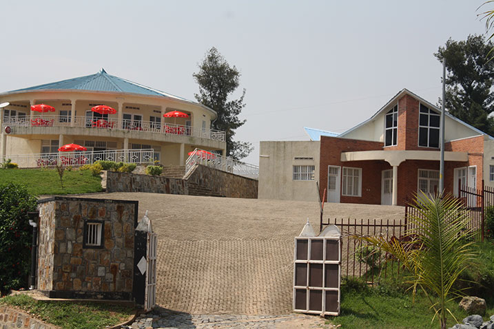 Guest House ya Ngororero nicyo kigo cyonyine gishobora kwakira abantu benshi mu Karere.