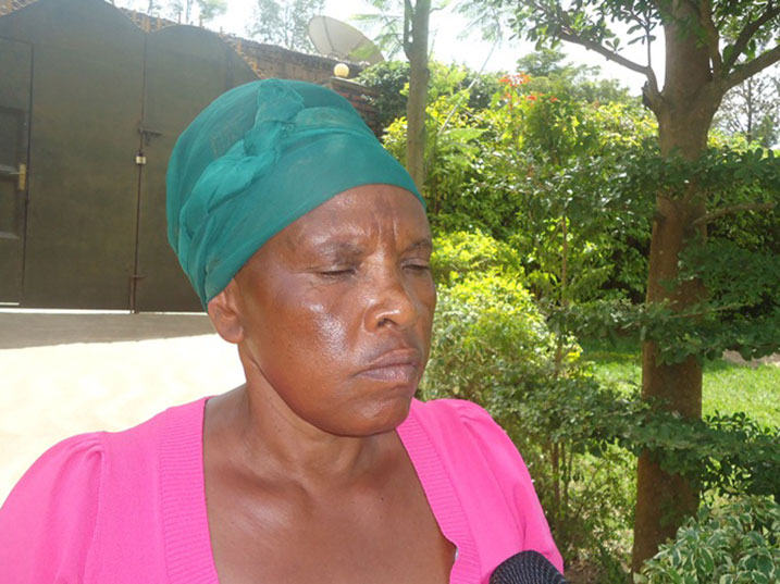 Mukandekezi avuga ko atari umuhanda kuko ntawigeze awuhakata.