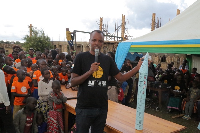 Nemeyimana asaba ababyeyi guha abana umwanya wo gukina kuko bibarinda igwingira ryo mu mutwe