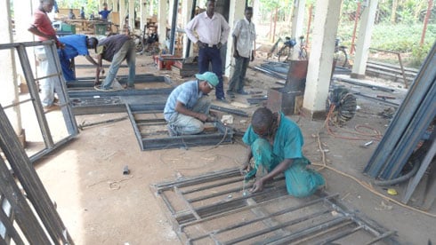 Amasomo yitabirwa na bake kuko abandi baba bagiye gushaka ikibatunga.