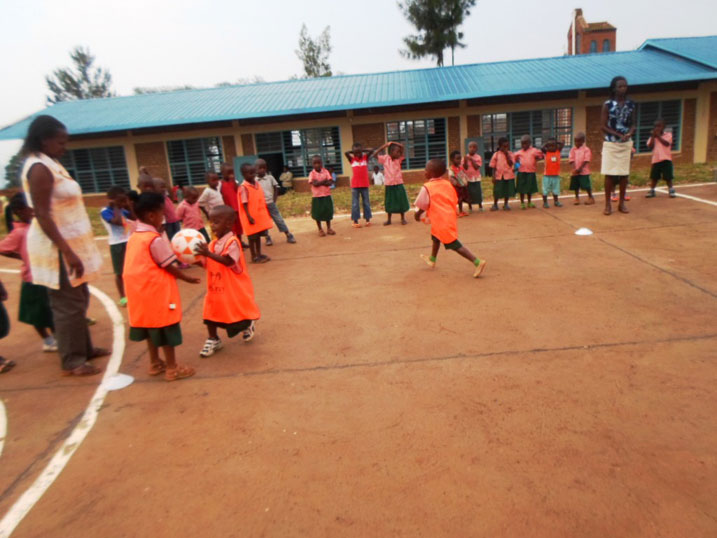 Guha abana bato amahirwe muri ruhago ngo bibaha icyizere cya ruhago y'ejo hazaza mu Rwanda.