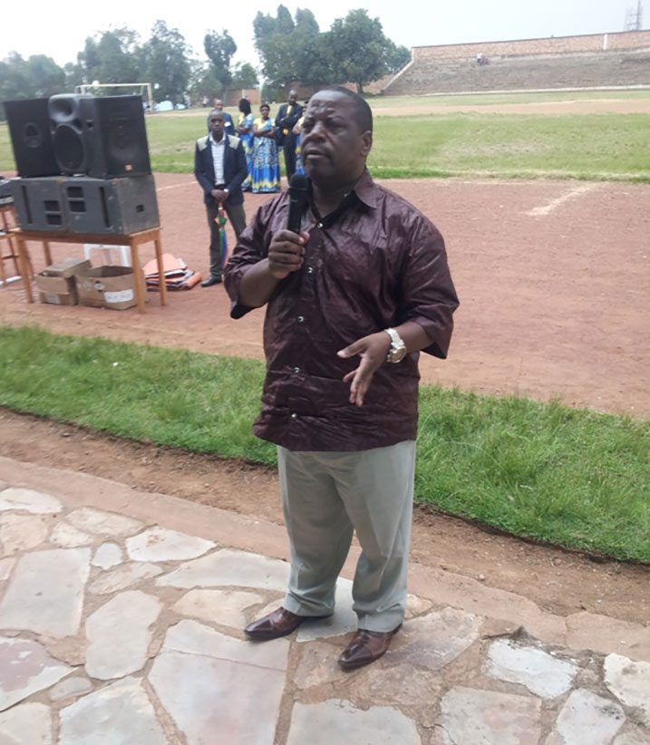 Guverineri Bosenibamwe yasabye abarezi gukorera ku mihigo.