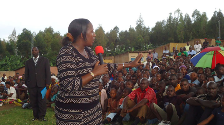 Guverineri Odette Uwamariya yabizeje gukemura ikibazo cy