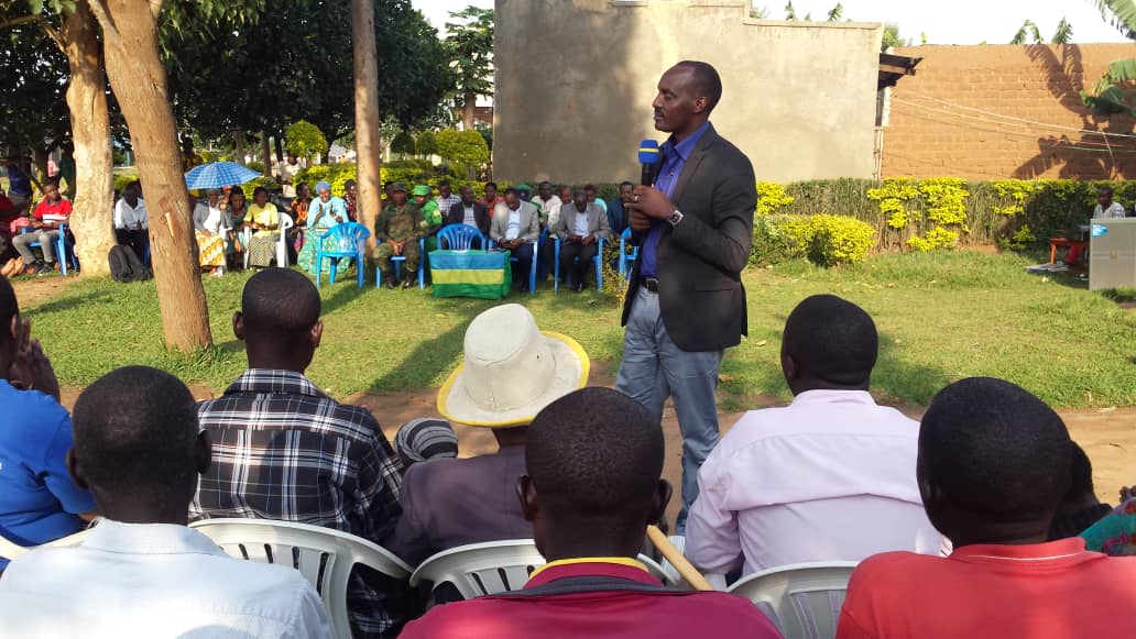 Guverineri Mufulukye yitabiriye inteko y