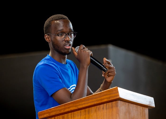 Habayeho ibiganiro mpaka ku banyeshuri bari mu mwiherero