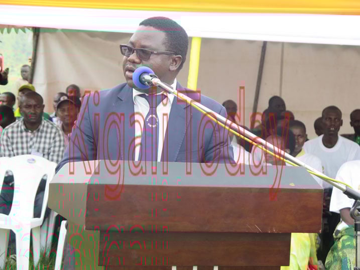 Mayor Habitegeko avuga ko badashobora kwihanganira umuyobozi uvangira gahunda za Leta