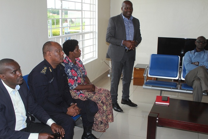 Habyarimana Gilbert uyobora Akarere ka Rubavu avuga ko bagikomeje gushaka amakuru
