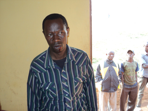 Habyarimana wakubiswe akanasenyerwaho inzu.