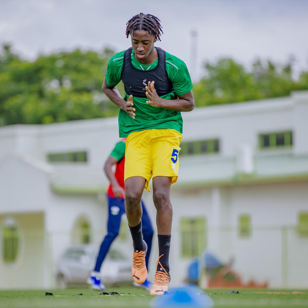 Hakim Sahabo ukinira Lille U-19 yo mu Bufaransa yageze mu mwiherero w