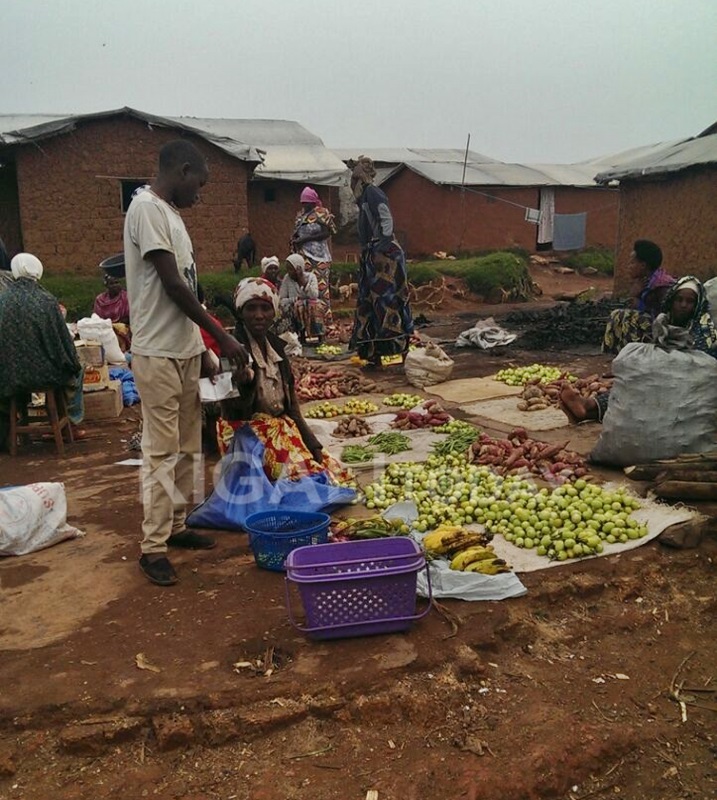 Hakorwa ubucuruzi butandukanye.