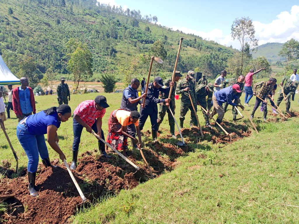 Hakozwe umuganda wo gusibura imirwanyasuri