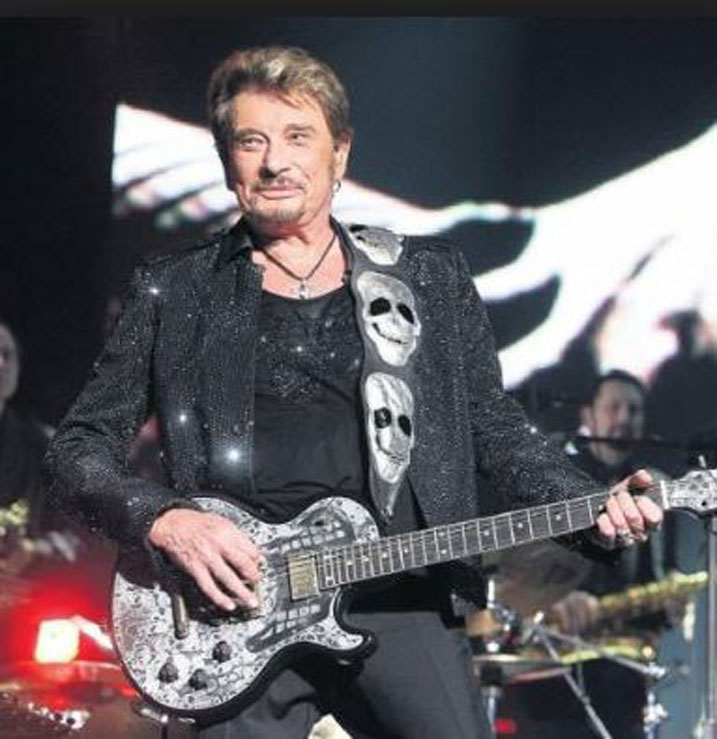 Johnny Hallyday yatabararutse ku myaka 74