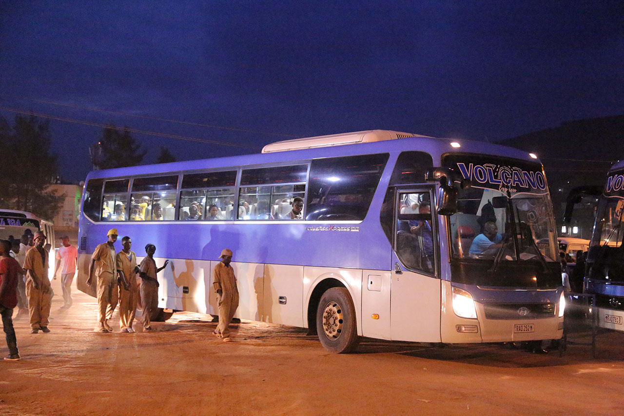Imodoka yabazanye bava Kampala