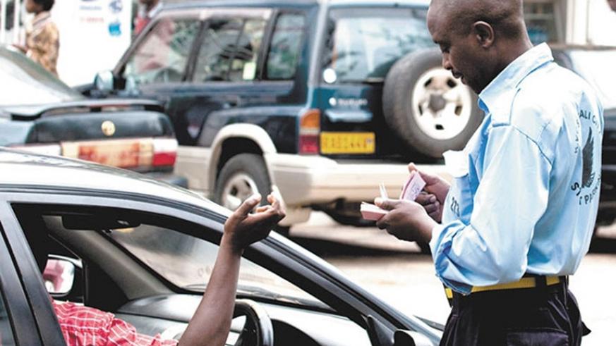 Hari n'abinubira ko bishyuzwa parikingi mu buryo bwa hato na hato kandi baraguze ikarita y'igihe kirekire