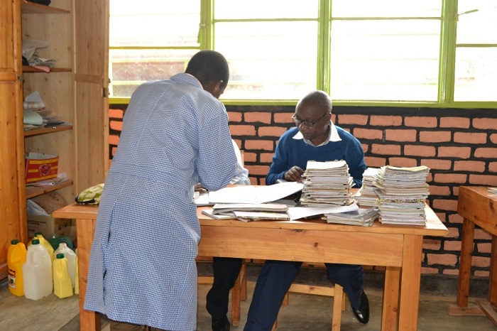 Hasuzumwa uko umwarimu ategura amasomo ye