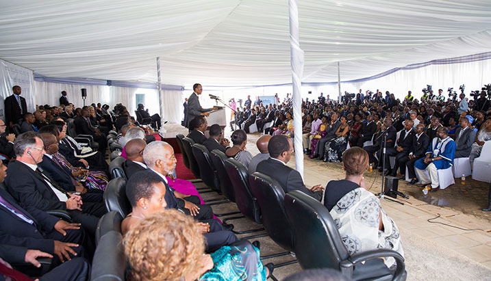 Abanyamahanga bifatanyije n'Abanyarwanda kwibuka abazize Jenoside yakorewe abatutsi.