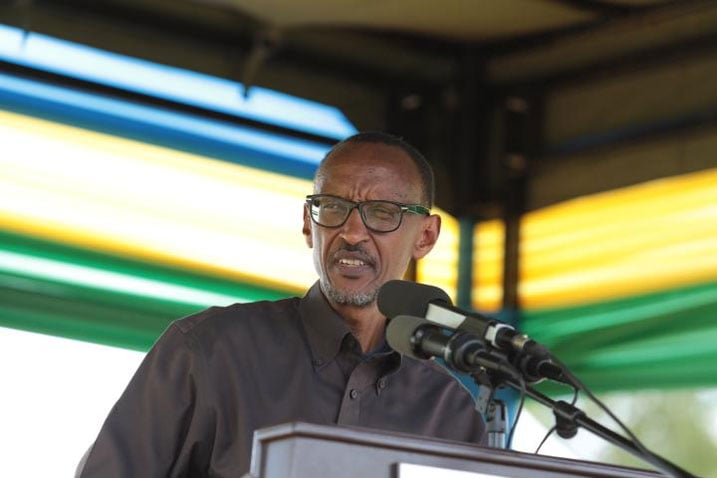 Perezida Kagame yatangaje ko Leta iharanira guha abaturage umutekano ngo bakore biteze imbere.