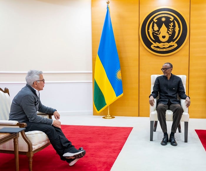 Perezida Kagame aganira na Sylvan Adams 