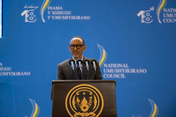 Perezida Kagame yibukije Abanyarwanda ko batagomba gucunaguzwa no gusindagizwa 