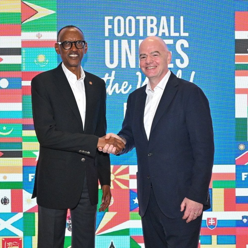 Perezida Kagame na Infantino baganiriye ku guteza imbere umupira w'amaguru mu Rwanda 