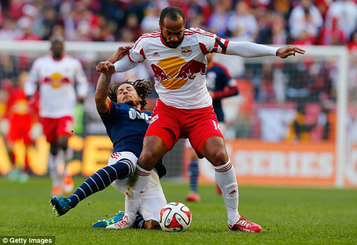 Herry asoreje umupira w'amaguru mu ikipe ya New York Redbulls.