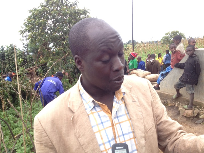 Higiro avuga ko babonaga interahamwe zishimiye kubona abatutsi bavuye mu bwihisho, mu gihe bo babazaga Abafaransa impamvu babasize.