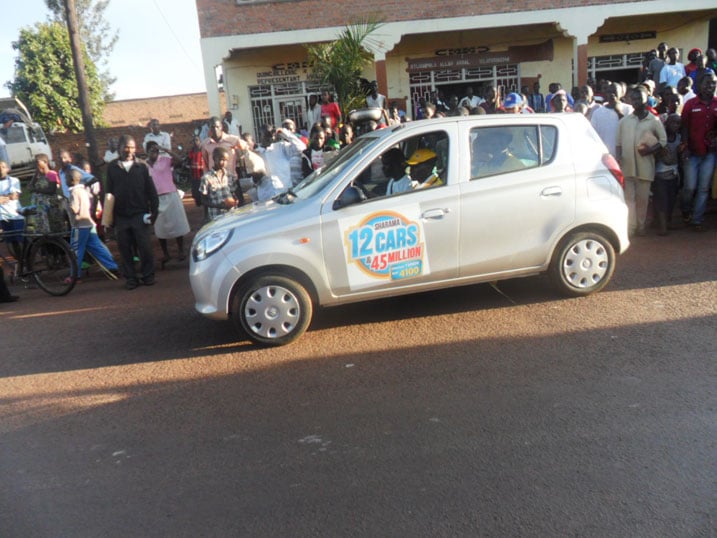 Hitayezu yicaye mu modoka ye atashye mu murenge wa Mpanga.