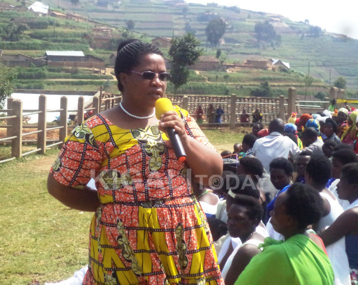 Hon Mureshyankwano yabwiye abanya-Rutsiro ko Kagame yasabye abamusaba gukomeza kuyobora n'abadashaka ko akomeza gusobanura icyo bashingiraho ibyifuzo byabo.