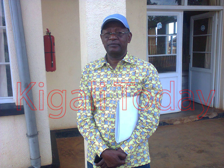 Depite Bazatoha Adolphe, umwe mu badepite bagize Komisiyo y