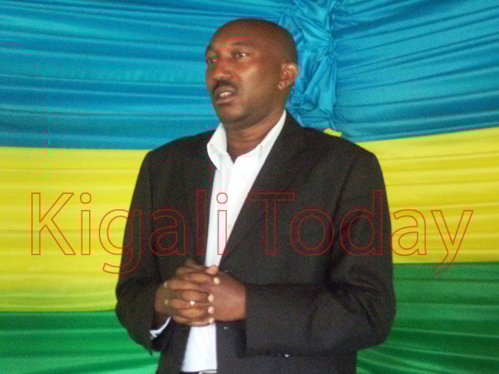 Depite Eugene Barikana, Perezida w'icyubahiro wa RYOSD yasabye urubyiruko kutamutenguha bagakora ibikorwa bibateza imbere.