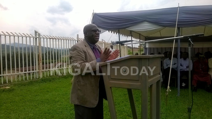 Hon Desire Nyandwi asaba abana kwima amatwi abapobya n'abahakana Jenoside kimwe n'abavuga ko hapfuye abatutsi bake.