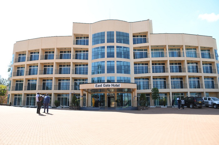 Hotel y