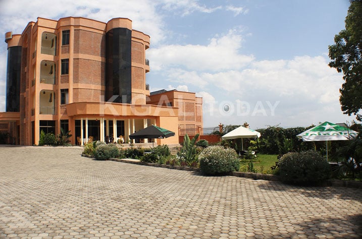 Hoteli FARAJA imaze igihe gito mu Mujyi wa Musanze abakozi bayo baratabaza bavuga ko bakora badahembwa.