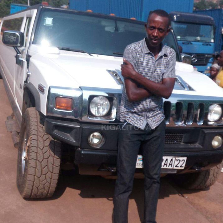 Abanyarusizi bavuga ko ari ubwa mbere bari babonye n'amasomo yabo imodoka nk'iyo (JMV Hakizimana)