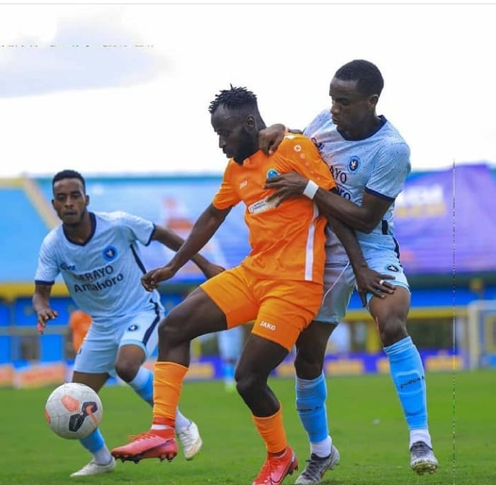 Shaban Hussein Tshabalala yagoye Cyane ubwugarizi bwa Police FC