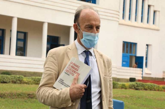 Duclert yaje gusobanurira abanyeshuri bo muri UR ibijyanye na raporo y'uruhare rw'Ubufaransa muri Jenoside yakorewe Abatutsi