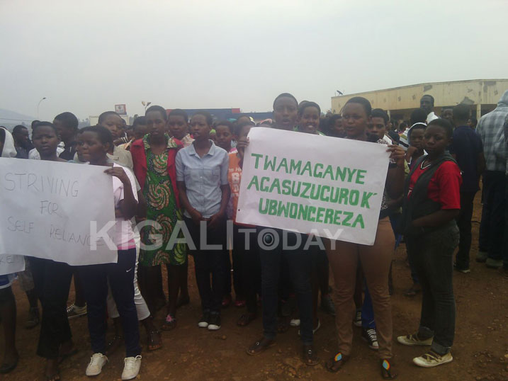 Ngo ntacyo babona Ubwongereza bufatira Lt Gen Karenzi Karake bityo bakabusaba kumurekura nta yandi mananiza.