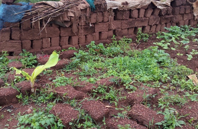 Huye amatafari amwe yamaze kwicwa n'imvura n'asigaye arangirika