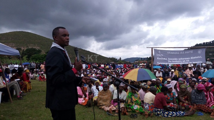 Eustache Mudatsikira ukuriye Ibuka mu Murenge wa Huye ati "Nta wahaniwe kwica bariya bantu mu gihe cya Gacaca. Twifuza ko ubutabera bwazakora akazi".