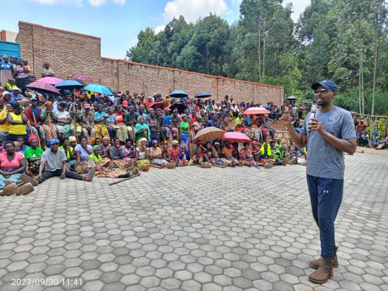 Minisitiri w'ubuzima Dr Nsanzimana yibukije abantu ko inzoga zitangiza ubuzima gusa ahubwo zinatera ubukene 