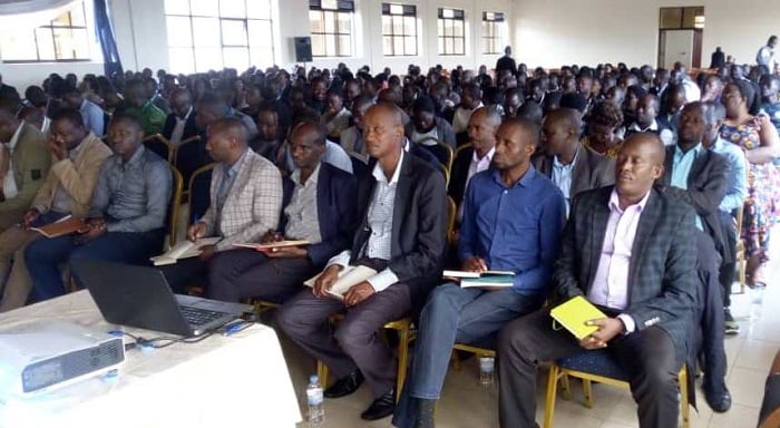 Abayobozi bo ku nzego zinyuranye mu Karere ka Huye basabwe kurushaho guha abo bayobora serivisi nziza