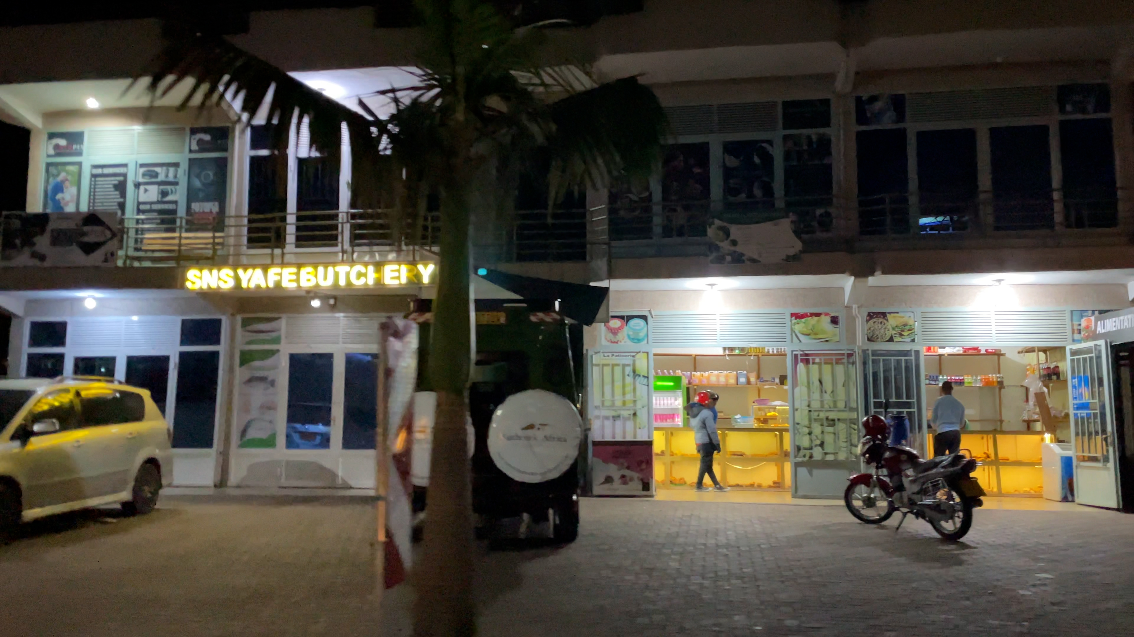 I Gikondo inzu zicururizwamo zizwi nka supermarkets ziba zirimo gukora