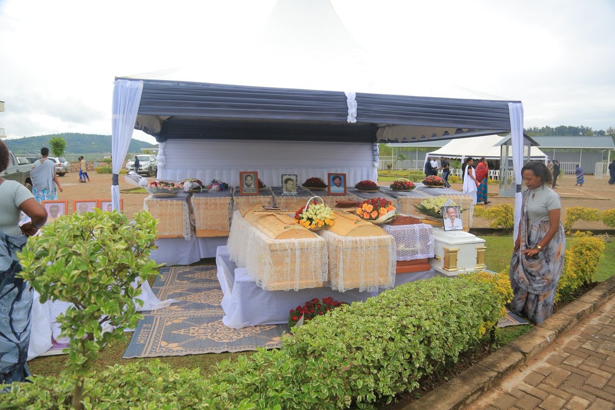 Mu kwibuka25, i Murambi hanashyinguwe mu cyubahiro imibiri 294 yavanywe i Gasaka izanwa i Murambi mu rwego rwo kwegeranya inzibutso