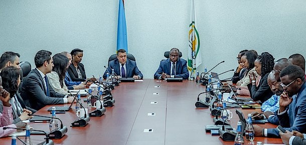 Impande zombi zahuriye mu biganiro